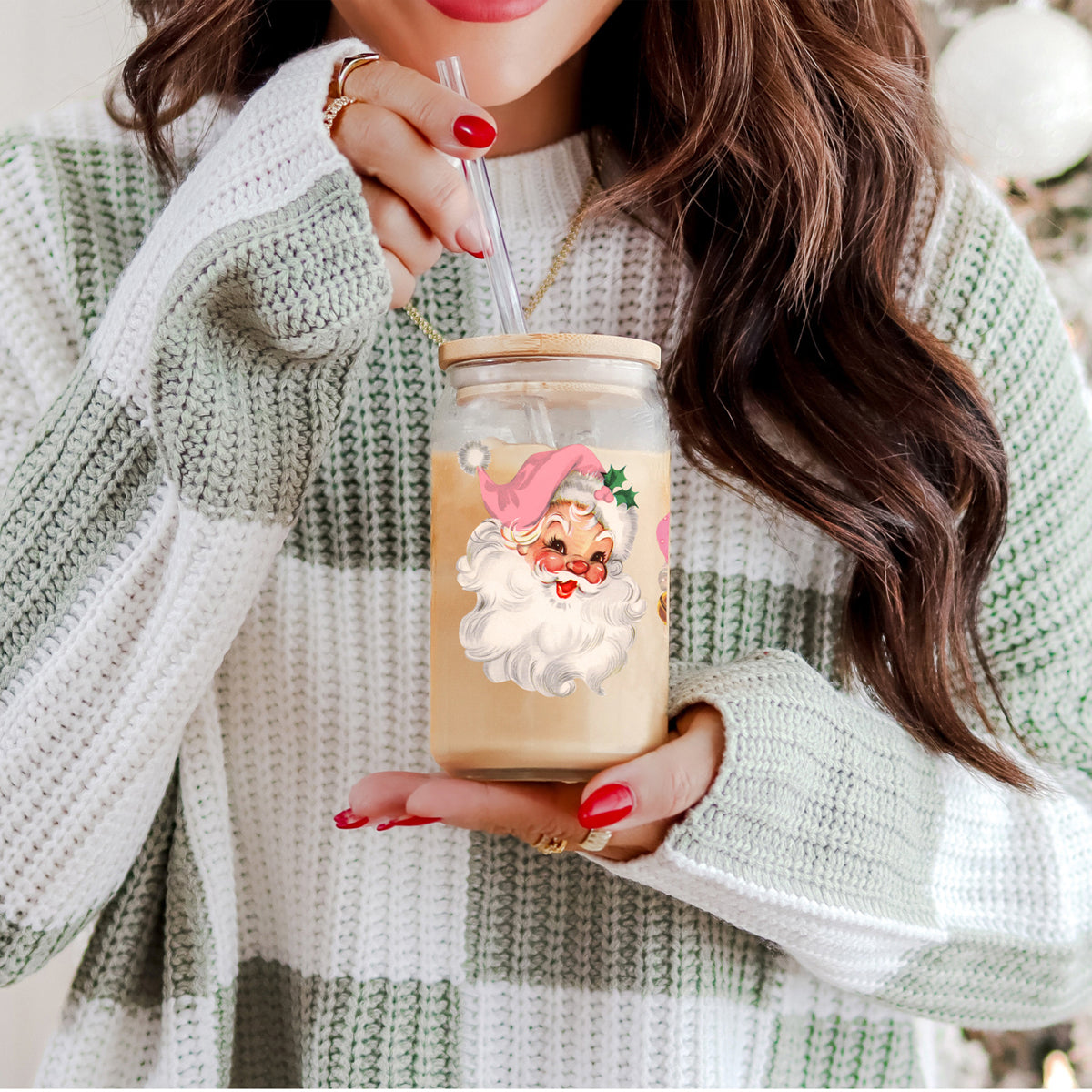 Aesthetic Christmas drinkware vintage Santa glass tumbler 17oz - Holiday pink hat retro coffee cup bamboo lid
Christmas coffee mug gift β glass cup with vintage Santa faces for kitchen or office